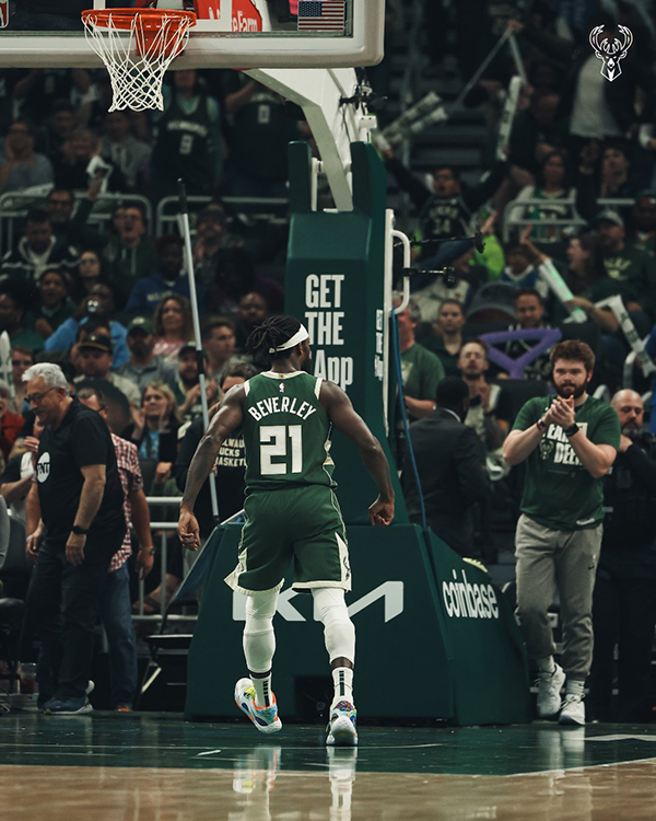 雄鹿G5赢球，贝弗利表现亮眼，13+12 创纪录并嘲讽哈利