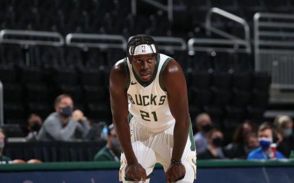 破案了，雄鹿为何1.6亿签下霍勒迪？雄鹿无奈，篮网或该来背锅