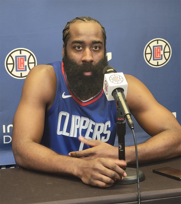 哈登正式亮相快船！亲宣首秀时间+豪言夺冠 炮轰76人束缚自己