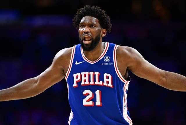 77年+62年神迹！MVP再轰30+准三双 率队9战8胜全场沸腾