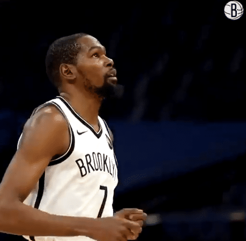 27分钟15投狂砍31分！杜兰特造30分惨案，死神虐菜露出邪魅笑容