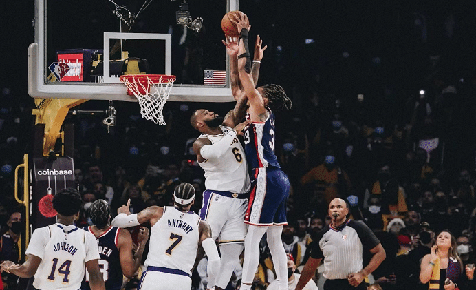 深夜炫富！詹皇斯凌晨晒千万手表，年终大战败北，或迎反弹良机