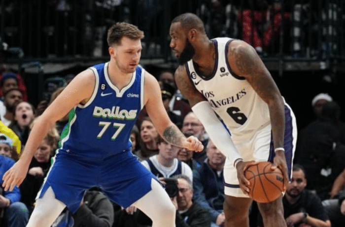 詹姆斯希望获得雕像：盛赞诺天王改变4号位 晒年终大战超越科比纪录