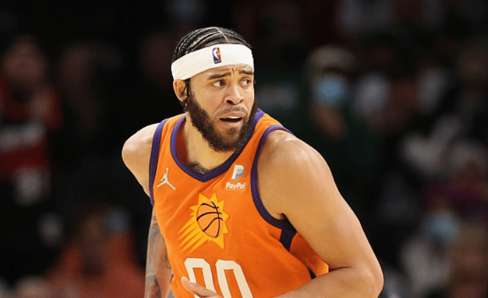 在同一天！太阳和篮网各自解除了一个危机？