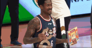 未官宣就颁奖！马尚领取CBA月最佳奖杯，但联盟并未通告获奖