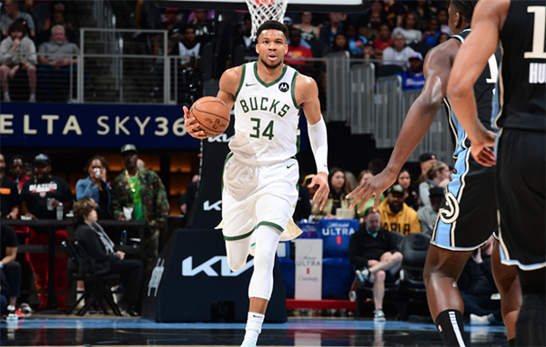 希腊神兽字母哥，赛中隔扣21分逆转，赛后 球场情谊