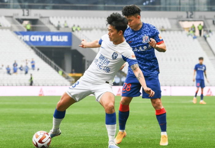 无缘3分！中超第1和冠军队双双不满，主裁判导演1-1，两边不讨好