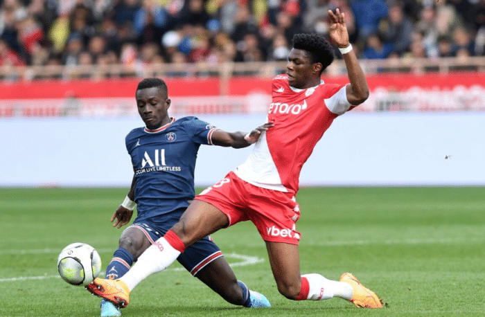 魔笛、克罗斯隐退倒计时！皇马集齐3名天才中场，价值1.85亿欧元