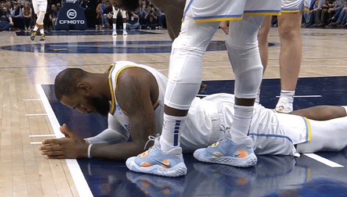 詹姆斯换选秀权？湖人能否与雷霆鹈鹕交易，杨毅：都不愿和他打