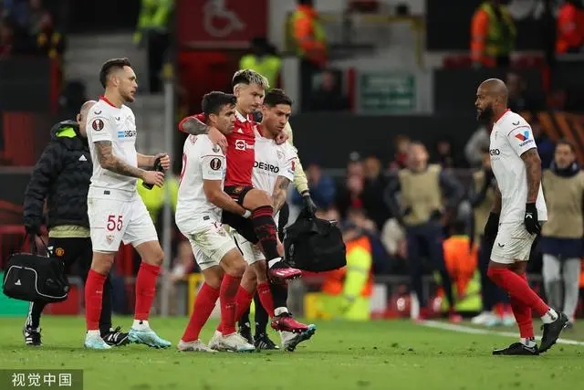 曼联官方：利桑德罗赛季报销 瓦拉内预计伤缺数周