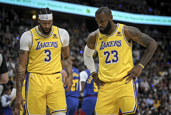 詹皇伤停库里轮休！联盟已告知30支球队：负荷管理不能降低受伤风险