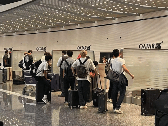 李铁微博被围攻！晒球员和教练时期国足照，附文：十月再微笑面对人生！