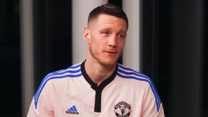 韦霍斯特称曼联妖王太易受伤！自曝与滕哈格对话，揭秘防守型中锋战术