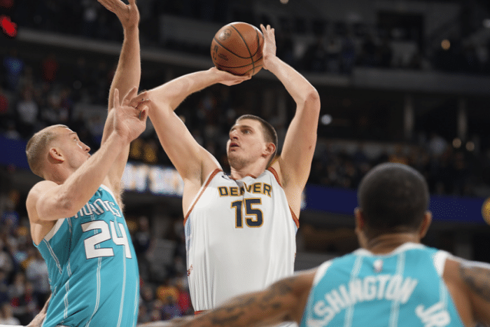 约基奇40+27+10狂刷9大纪录：一成就比肩张伯伦成近54年第一人