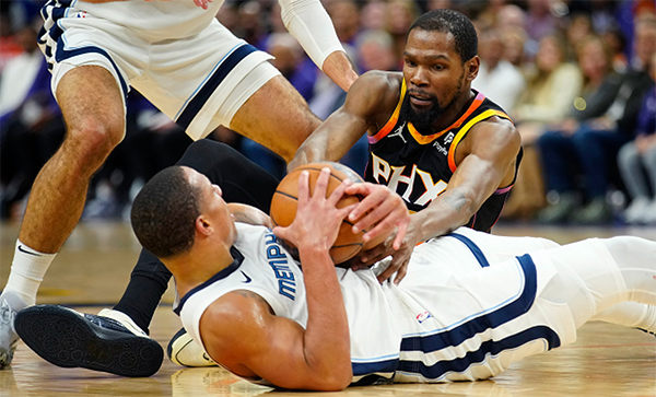 10战8胜！太阳终结连败，赛后布克展现高情商，季中赛剑指湖人