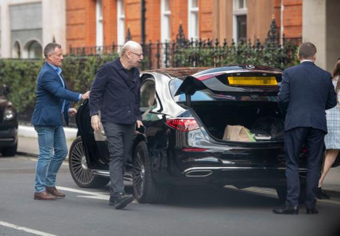 格雷泽再次推迟曼联收购时间！首富拒绝加价，卡塔尔考虑买西汉姆