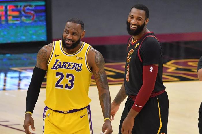 曝湖人甩卖三大主力！抢洛瑞+领跑庄神争夺战，詹姆斯再添冲冠强援？