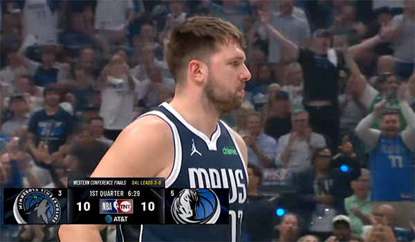 冲突现场！东契奇因被撞与李凯尔口角，脑袋还不幸被球砸