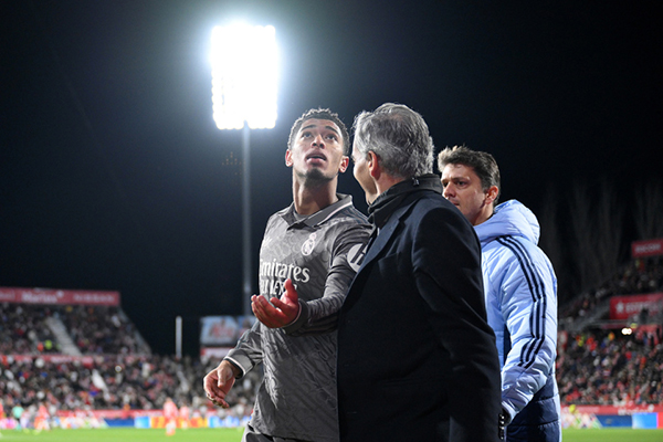 皇马1战3人伤退成重创，贝林厄姆传射后倒下，9大主力伤缺令安帅发愁