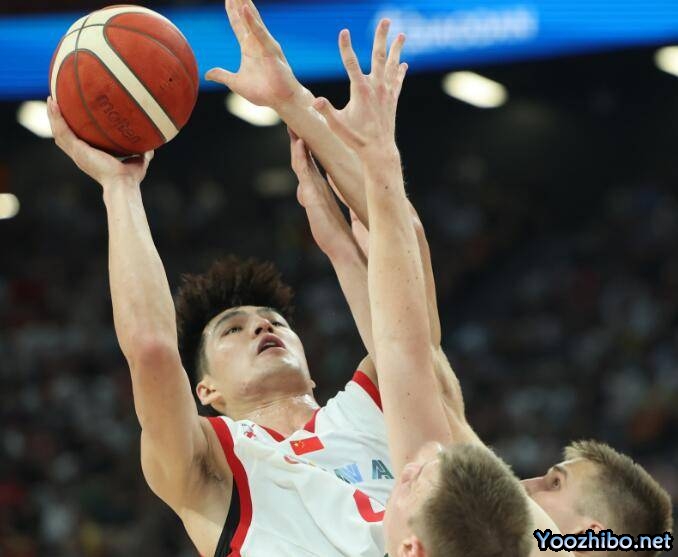 中国大学生男篮76-87不敌波兰第十收官 陈国豪15+10