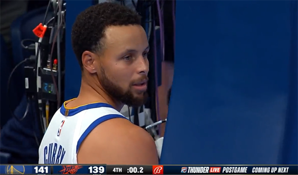 库里0.2秒绝杀引争议！名记解读最后时刻吹罚 格林冲上全美热搜第一