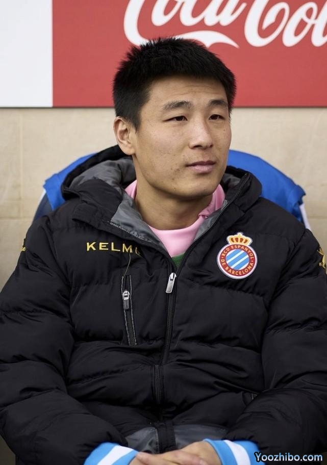 遗憾！武磊单刀良机被扼杀：逼迫阿根廷国门禁区外手球，裁判竟无视