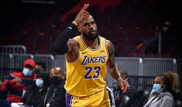 一战刷爆纪录！詹姆斯成科比后首人，杜德利和魔术师花式盛赞