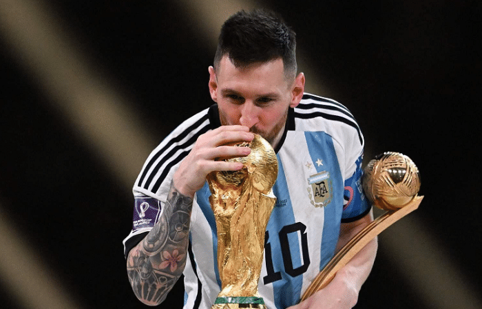 球王生日！巴萨卡点给梅西送祝福，舆论一边倒，怒斥管理层