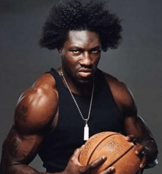 NBA最强壮球员：锡安把球衣穿成紧身衣，大本肌肉快撑破球衣