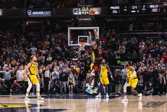 全明星首发稳了？压哨三分绝杀冲上热搜！德罗赞232分成末节之王！