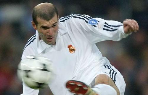 齐达内射门什么水平？为什么齐达内不是前锋？