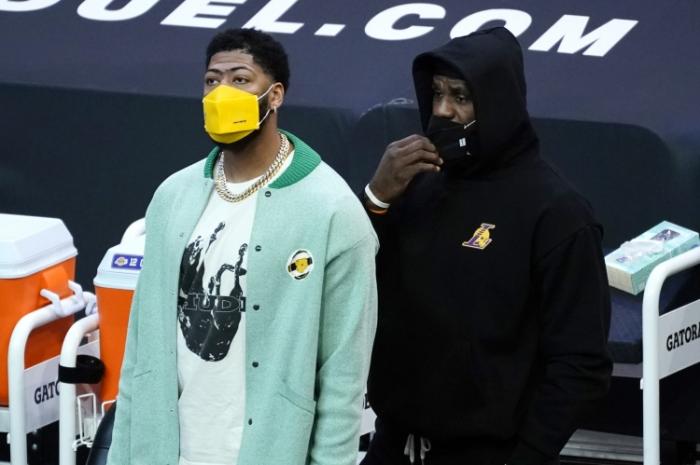 炸了！安东尼成湖人第一引援目标？18年啊！詹姆斯终于要等到他