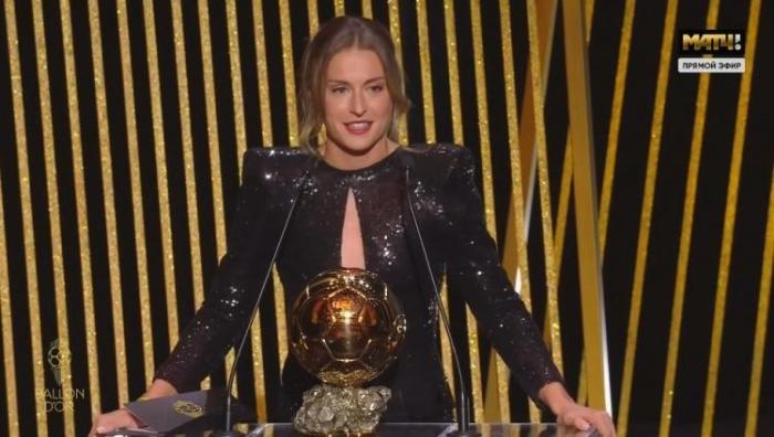 官方：巴萨女足中场普特拉斯荣膺女足金球奖