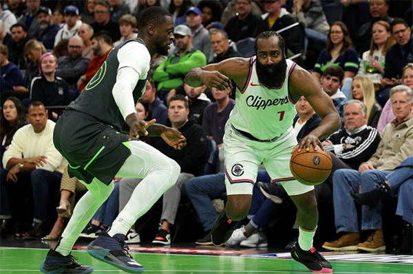 哈登20+11+5断难救主，最后4投不中成遗憾，快船杯赛濒临出局边缘