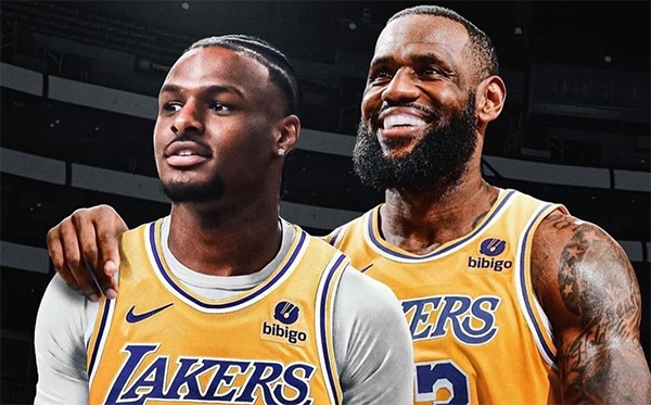 詹姆斯为工作情境立新规：布朗尼在球队不能称其为父亲