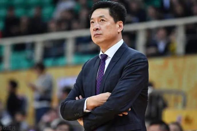 李春江担任男篮新主帅悬念揭晓，名记官宣最新消息