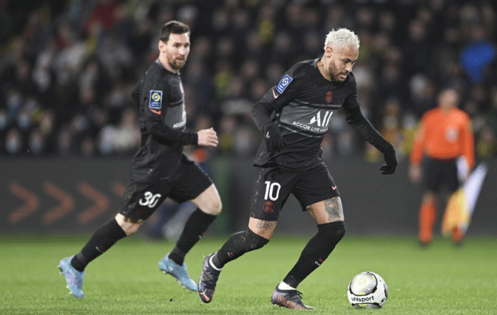 法甲冠军变革！2名高层揽大权：周二官宣完成换帅，与姆巴佩无关