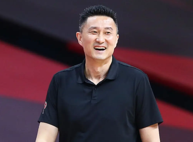 杜锋：从出色教练到青联常委，篮球之路多元发展