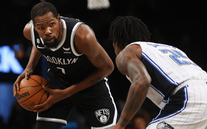 杜兰特45分狂刷8大纪录：与欧文庆祝+詹姆斯调侃 赛后回应太有趣