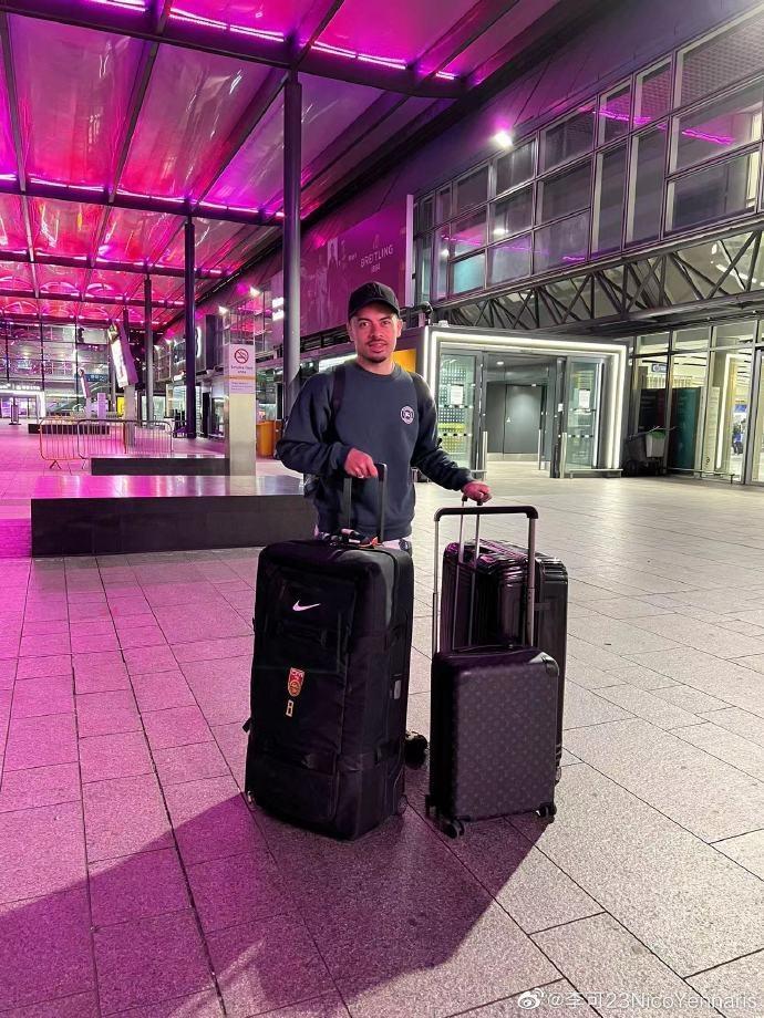 终于回来了！李可晒照：马上就可以和球队会合了