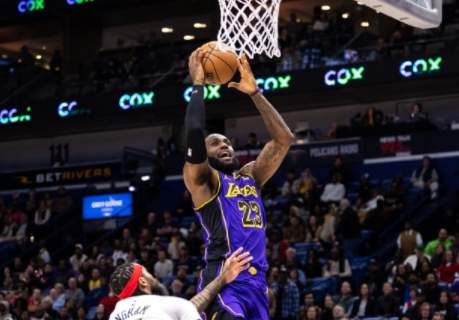 输麻了！詹皇甩锅赛程+航班，浓眉点出败因，湖人迎翻身良机