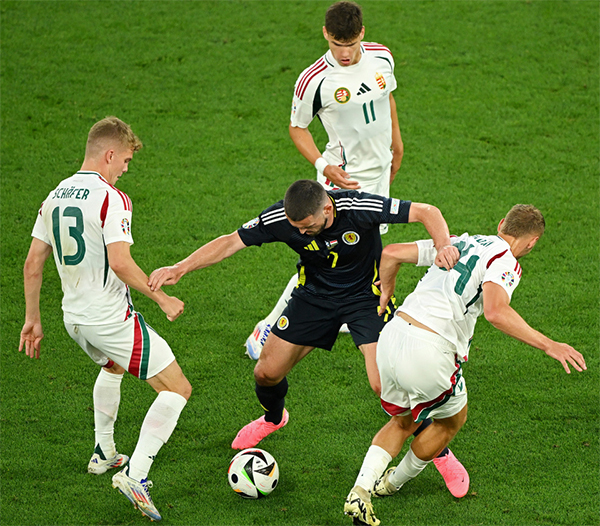 欧洲杯A组终章：德国头名瑞士次席，苏格兰遭淘汰