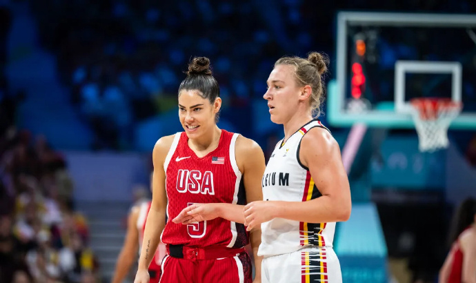 美国女篮87-74胜比利时晋级 斯图尔特26+7 威尔逊23+13 梅斯曼24分