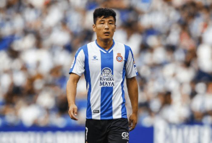 拒绝武磊队友，本泽马为何愿意自掏腰包主动和武磊交换球衣？