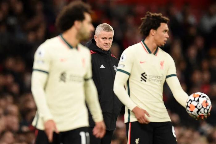 曼联换帅买铁腰就能争冠？几个遗留问题不解决，阵容完美无济于事