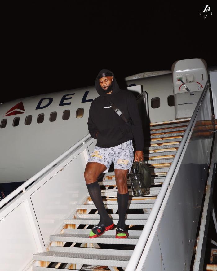 湖人遭殃原因！曝霍华德蒙克违规参加活动，1天12人隔离或导致停摆