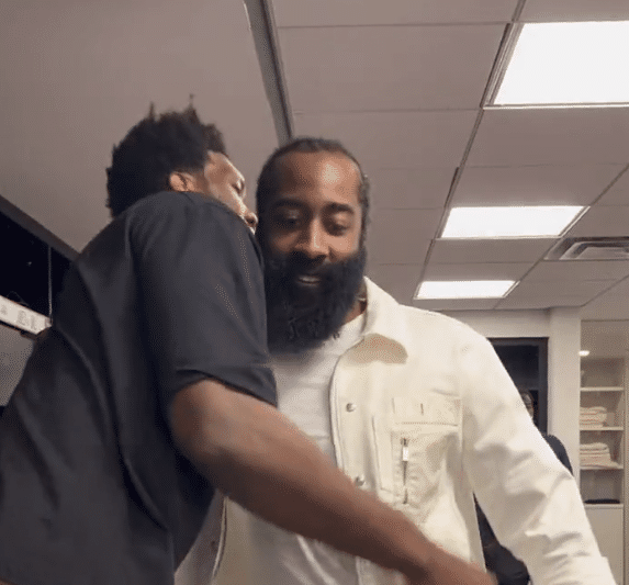 哈登本周六76人首秀！恩比德发声盛赞哈登并表态：目标一起夺冠