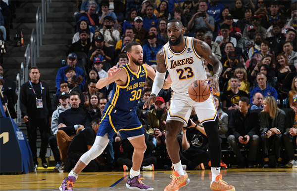 湖人官宣詹皇缺战勇士：专家推断其做了手术 全队8人有伤伍德也伤停