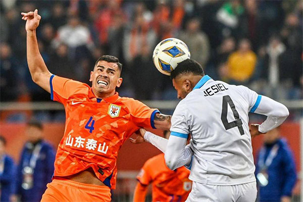 泰山VS川崎首发：崔康熙更换2人！谢文能、石柯先发，费南多替补