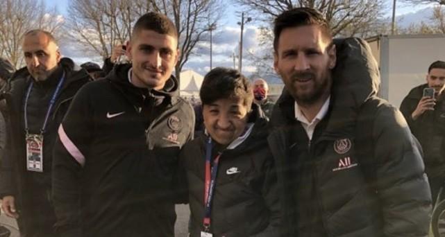 暖心！梅西主动合影拥抱患病对手小球迷！给C罗树立榜样？